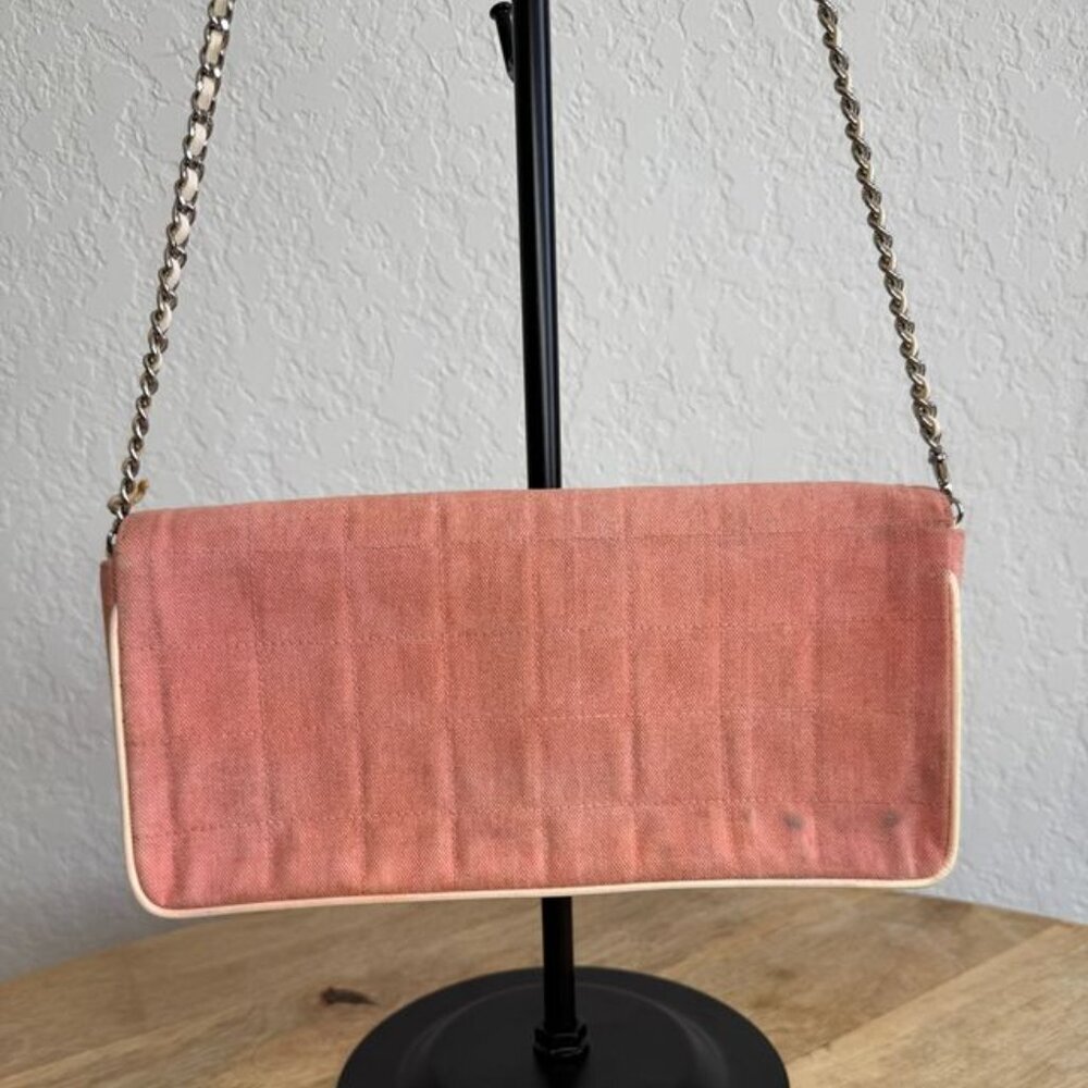 Chanel Pink Chocolate Bar Canvas Shoulder Bag - Picture 2 of 10